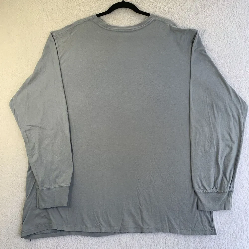 The North‎ Face Mens 2XL Grey Long Sleeve T-shirt layering outdoors